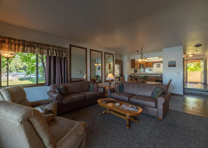 Pend Oreille Shores Resort